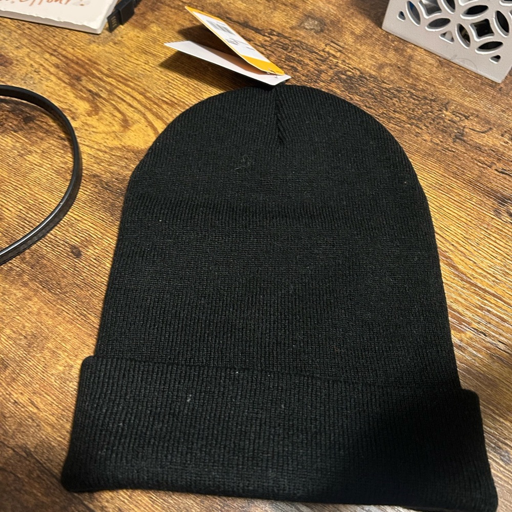 Carhartt Women’s Men’s Black Winter Hat NWT - Picture 2 of 5